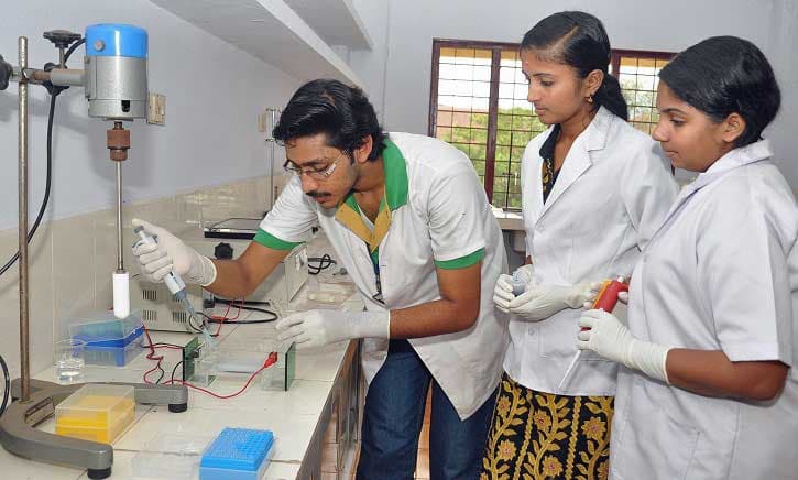 Mar Augusthinose College Ramapuram Kottayam Laboratory photo 2